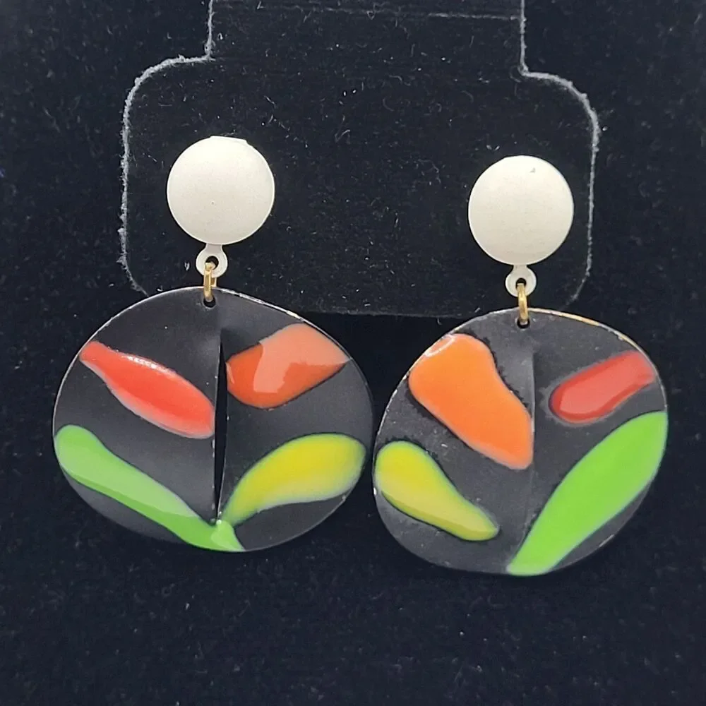 Vintage 70s Enamel Round Dangle Earrings 2in